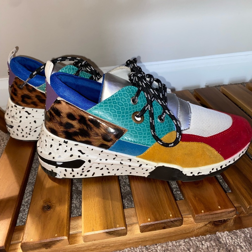 Sneakers